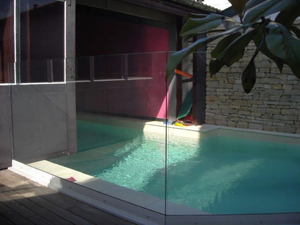 STME - Photo n07 -barriere piscine en verre et aluminium sur l'Union